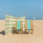 In Near The Seawall דירה *