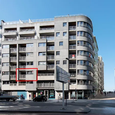 Apartment In Near The Seawall Ostende