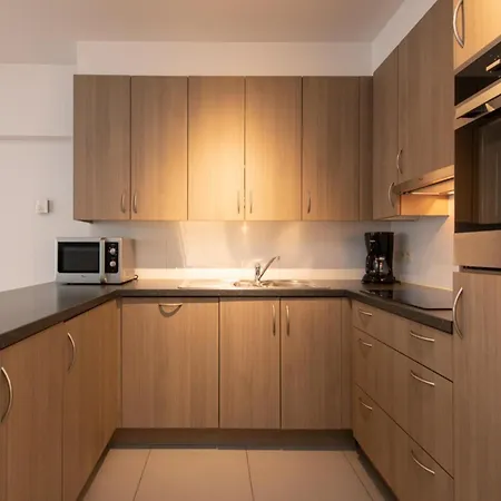 Apartment In Near The Seawall *