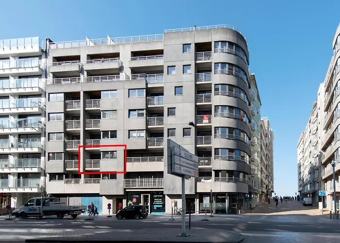 Apartment In Near The Seawall Ostende